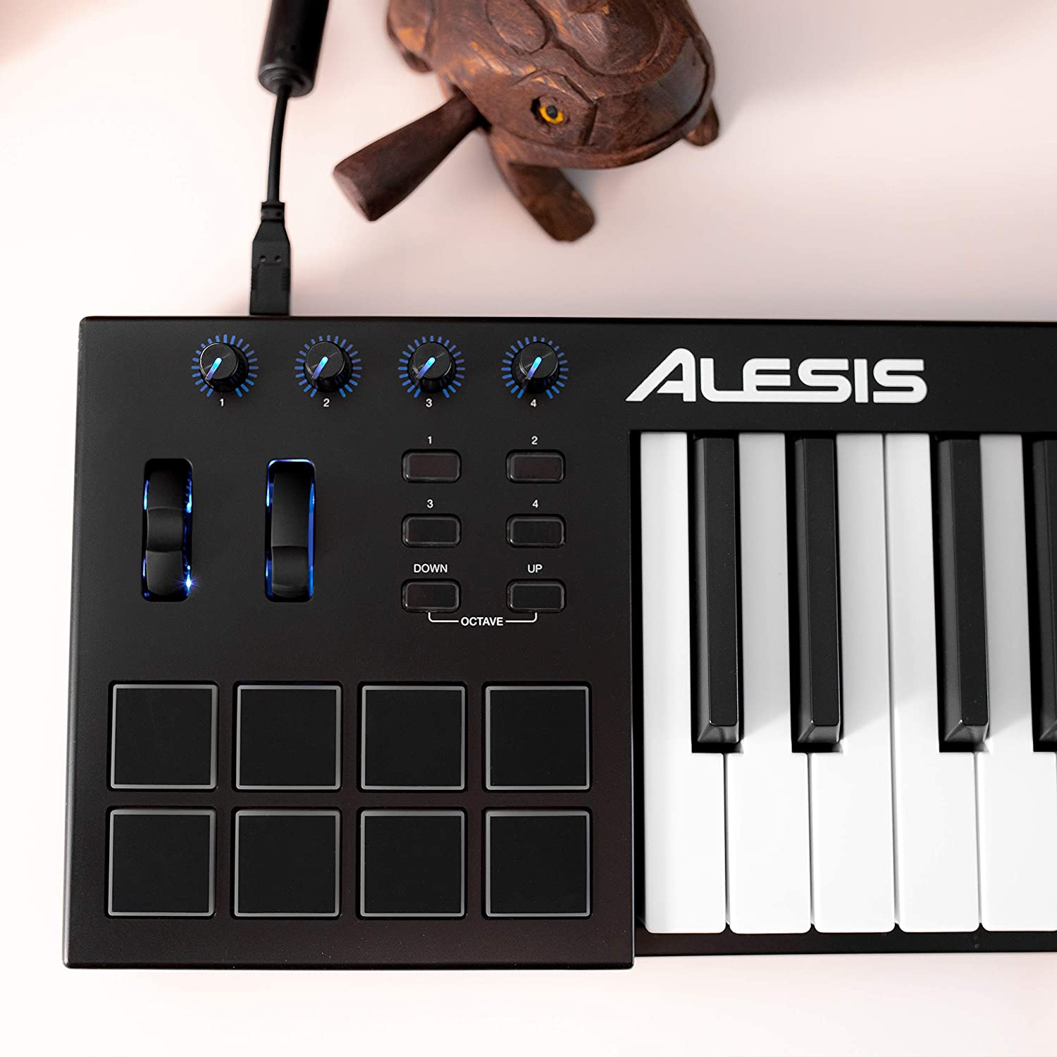 Alesis v49 обзор миди клавиатура